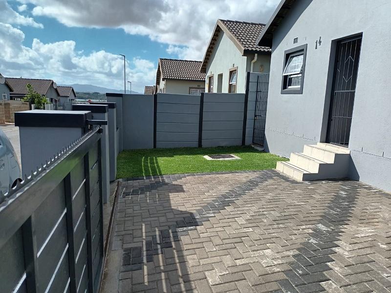 2 Bedroom Property for Sale in Groenheuwel Western Cape